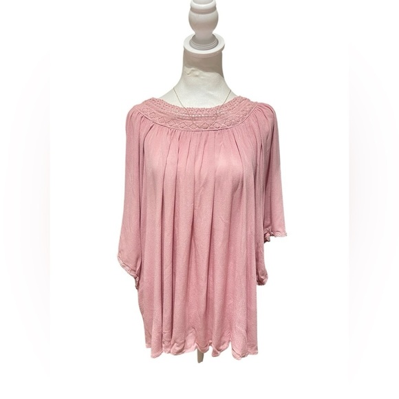 Architect Tops - Romantic Blush Pink 1X Flowy Tunic – Cottagecore Smocked Neck & Floral Hem